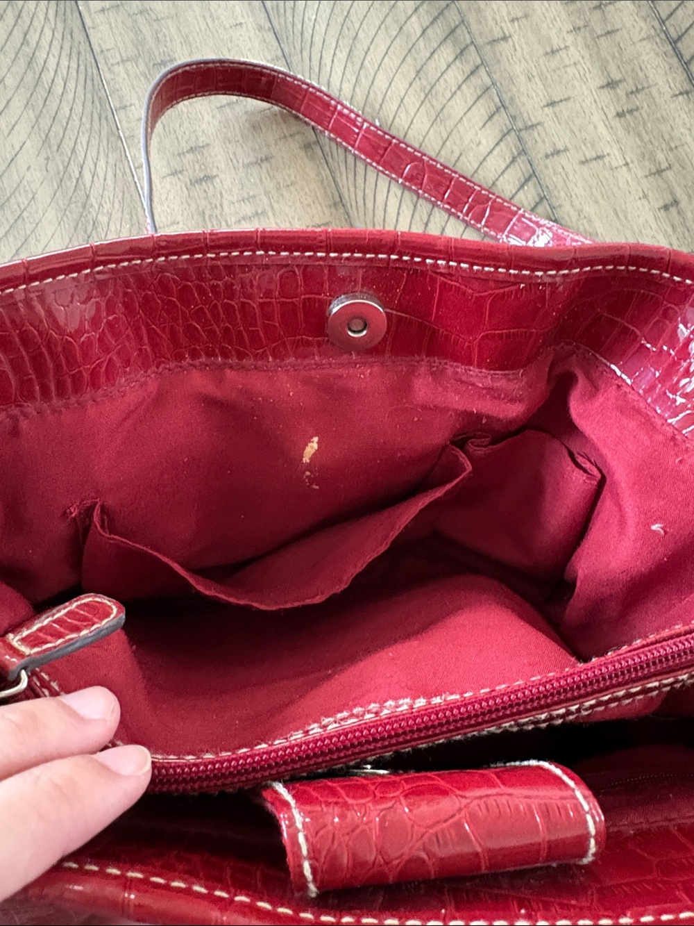 liz & co. Red Croc-Embossed Shoulder Bag with Matching Wallets - Picture 10 of 16